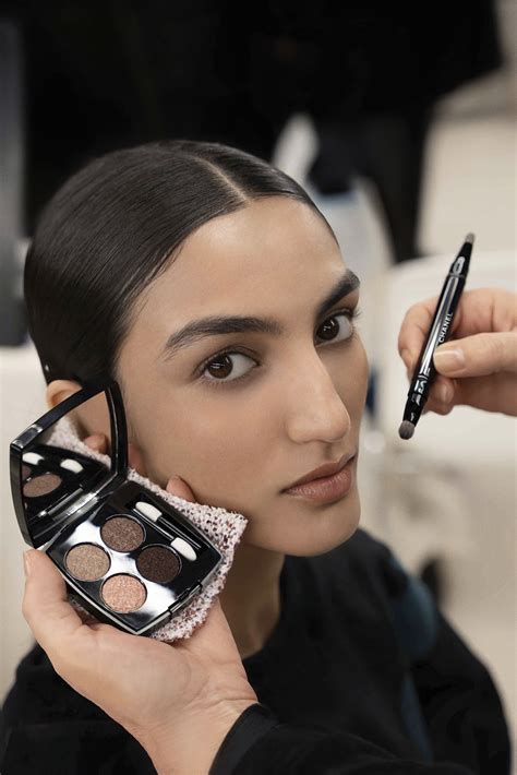 chanel herfst 2022 make up|chanel essentials makeup.